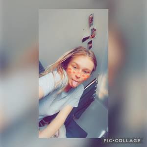 Meet your Posher, Chloe